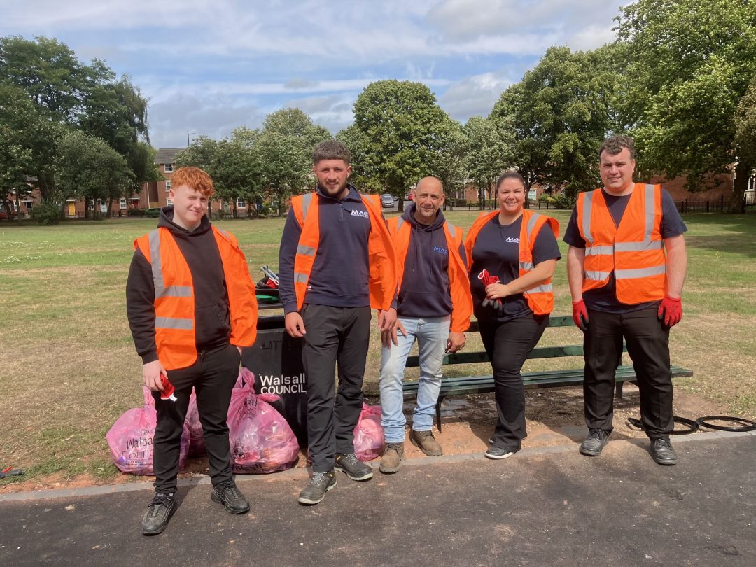 Community Litter Picking – MAC Groundworks Team